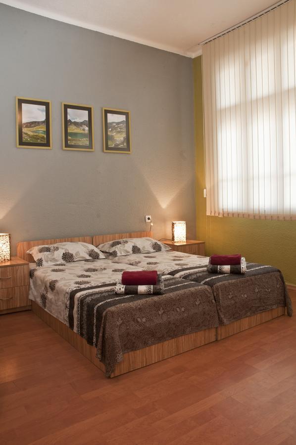 Hostel Mostel Hub Rooms And Apartments Sofia Exterior foto
